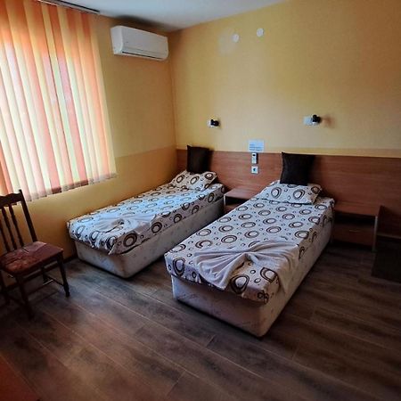 Hotel Toni Bukovlŭk Eksteriør billede